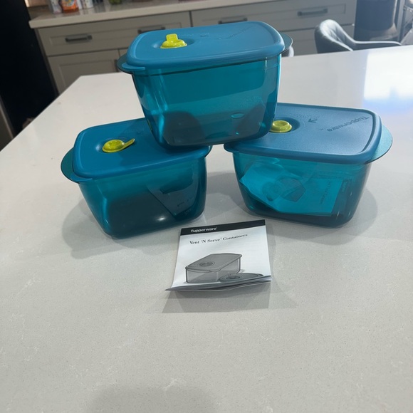 Blue bowls with lids - Picture 2 of 2